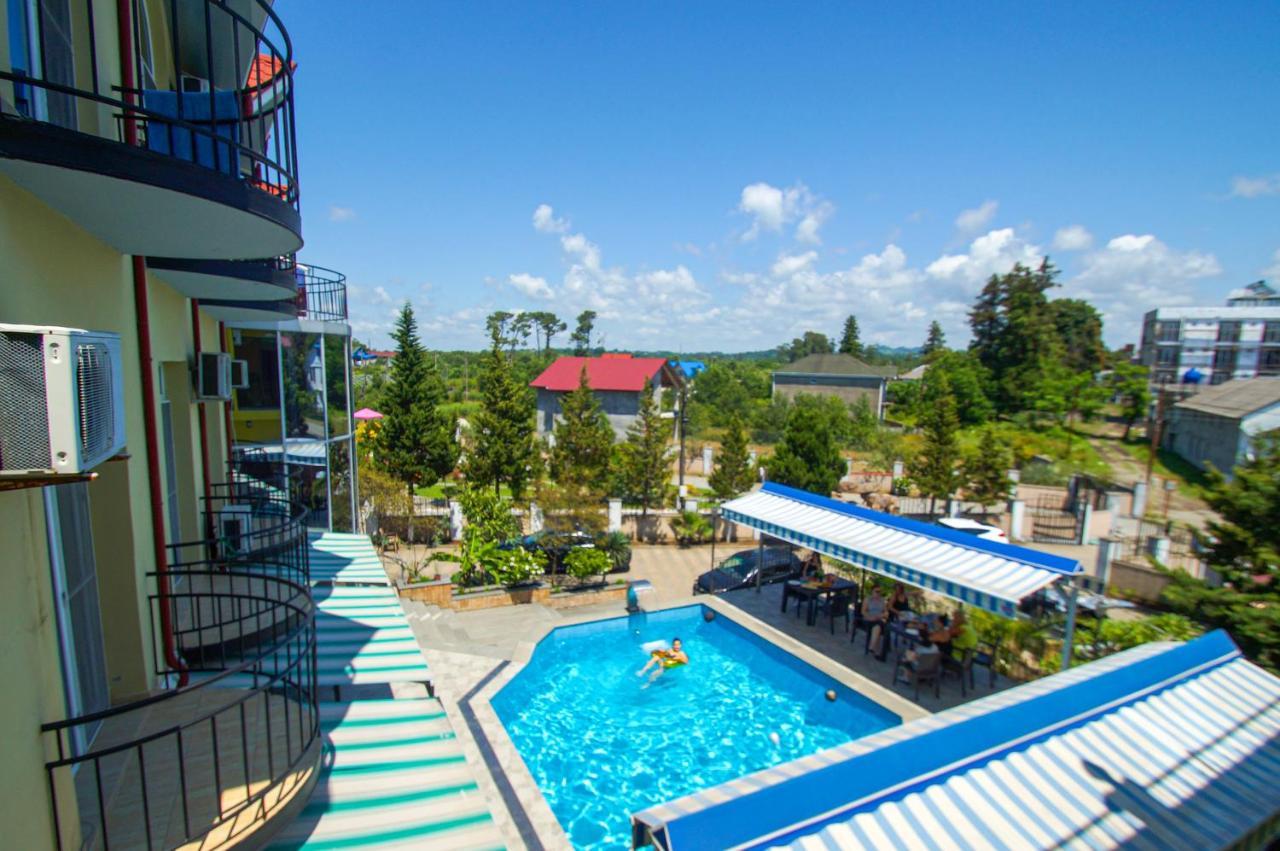 Delta Hotel Ureki Buitenkant foto