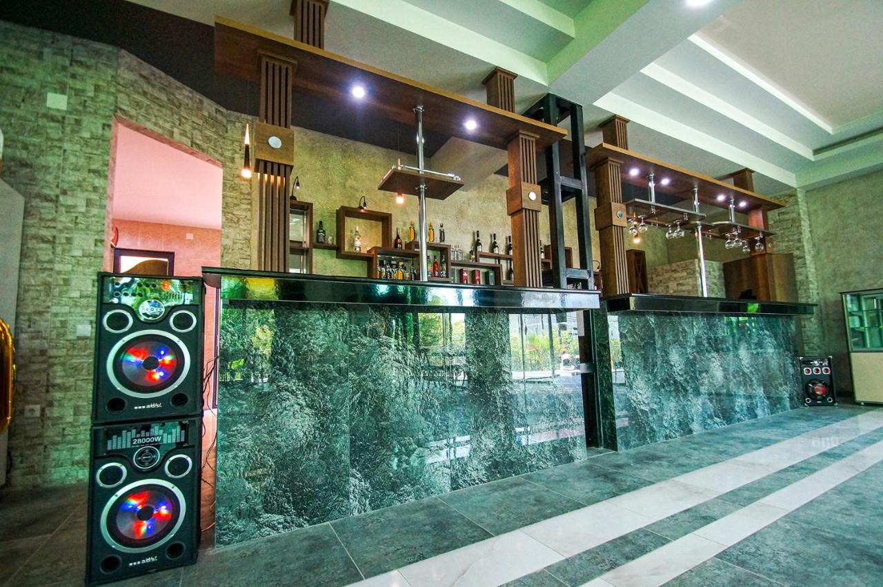Delta Hotel Ureki Buitenkant foto