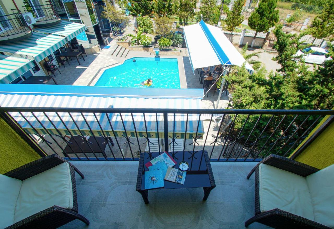 Delta Hotel Ureki Buitenkant foto
